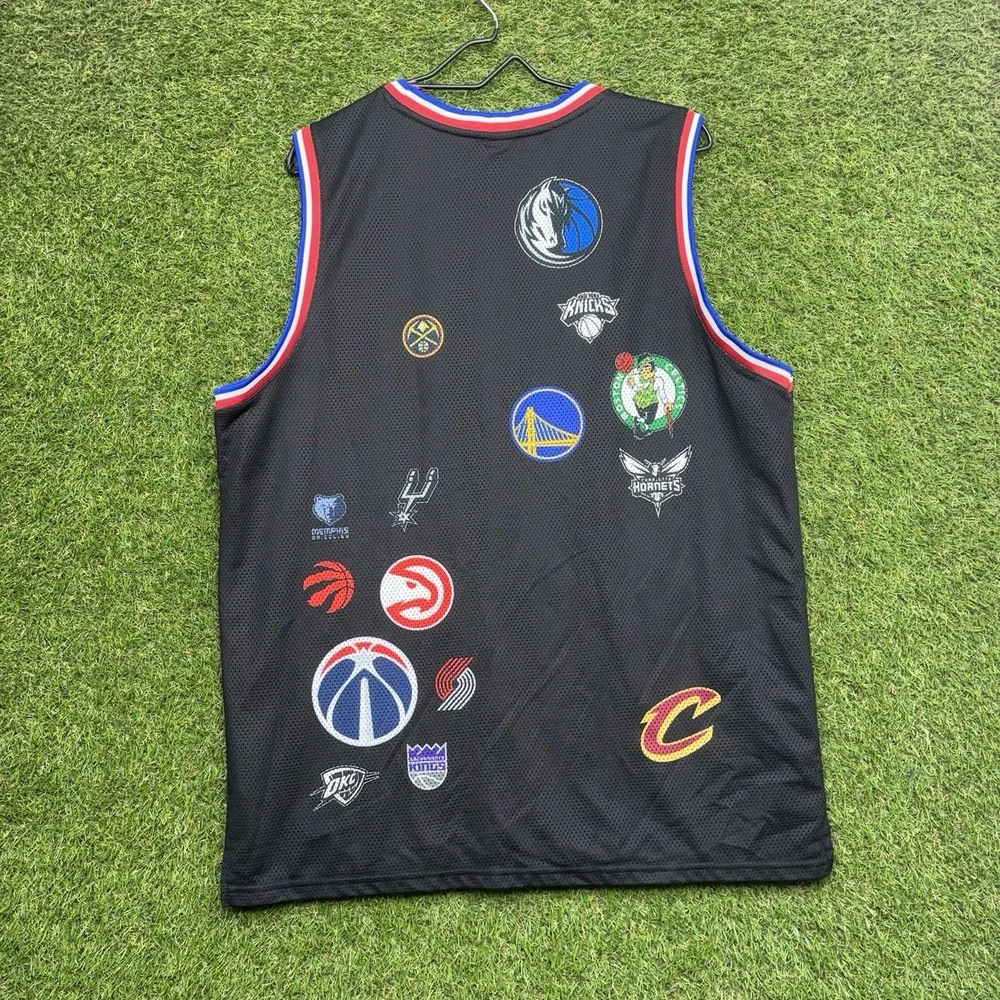 NBA Ultra Game Logo Jersey Mens XL Black Embroidered Logos Basketball Bulls